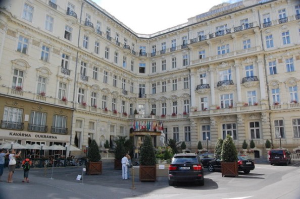 grandhotel pupp aka splendide external 1